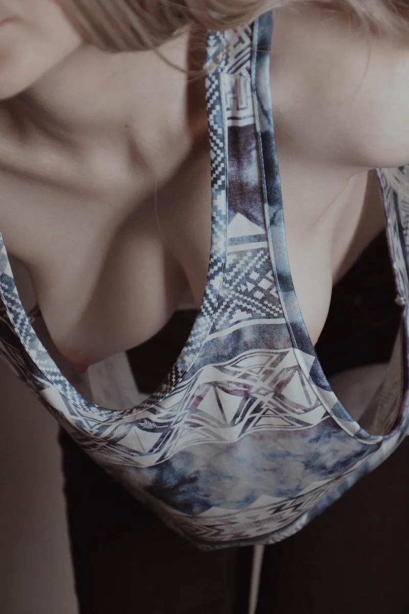 Thumbnail buonbella Dives into the Danger of Shirts in Downblouse