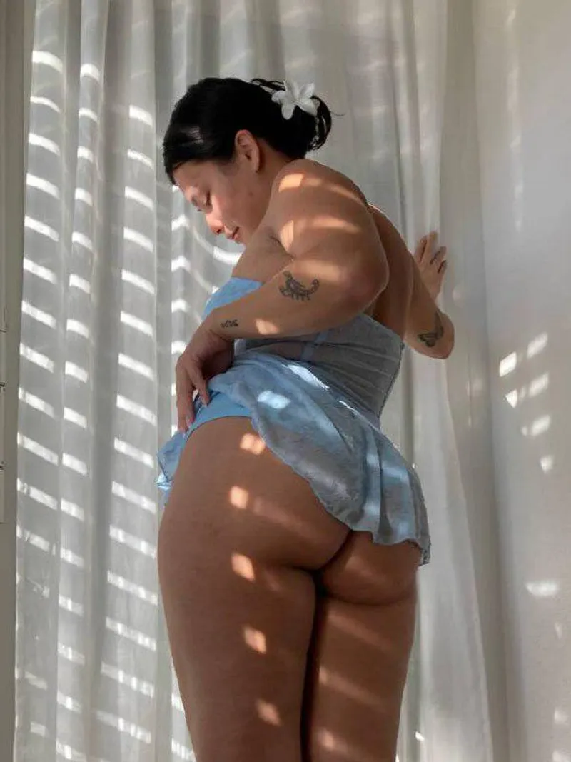 Thumbnail saucyyylips Gets Feeling Extra Naughty Today - SexyButNotPorn Fun