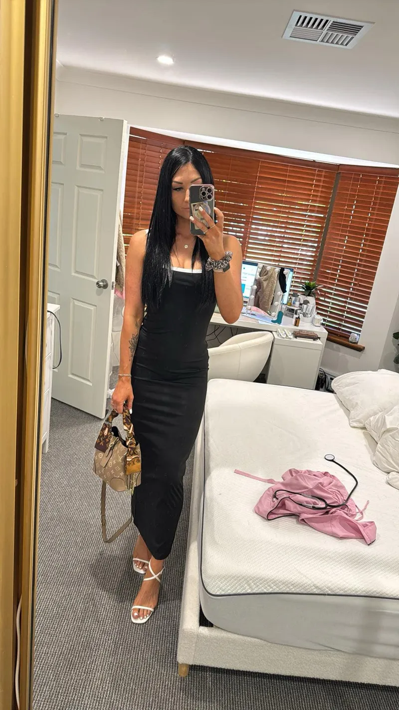 Thumbnail Assessing SaffronSunflower_'s Appeal: Is She F*ckable? - SexyButNotPorn