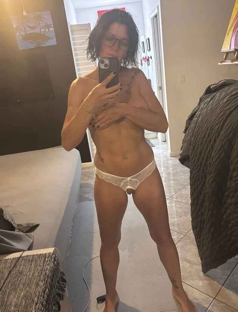 Thumbnail 1970s Mom Style: Exploring MilfPanties with realsexxyladdyy