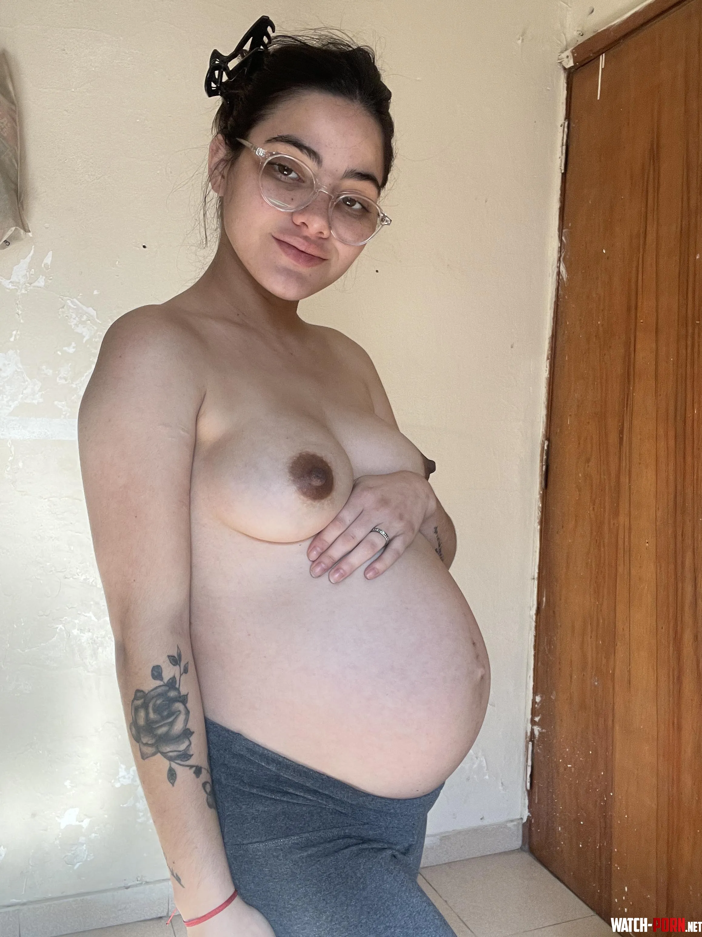 Is it hot that my pregnant belly grown that much? by peachyygirly
