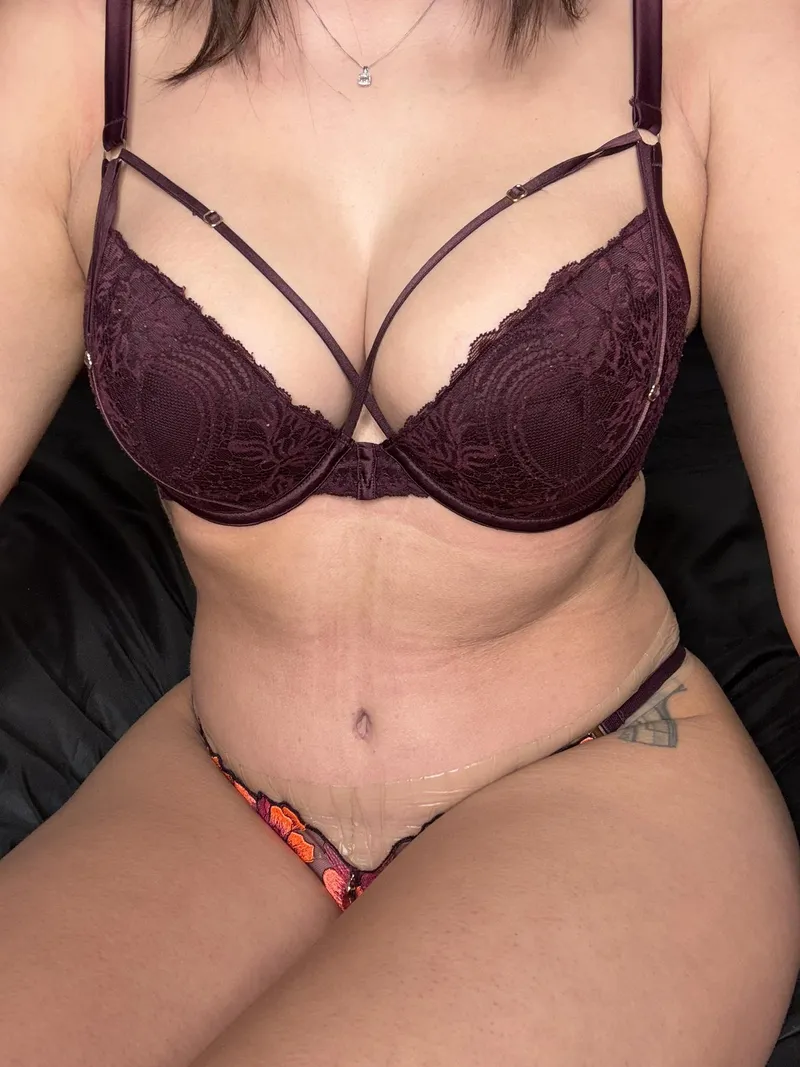 Thumbnail Feeling pretty hot today by bellaandsteele