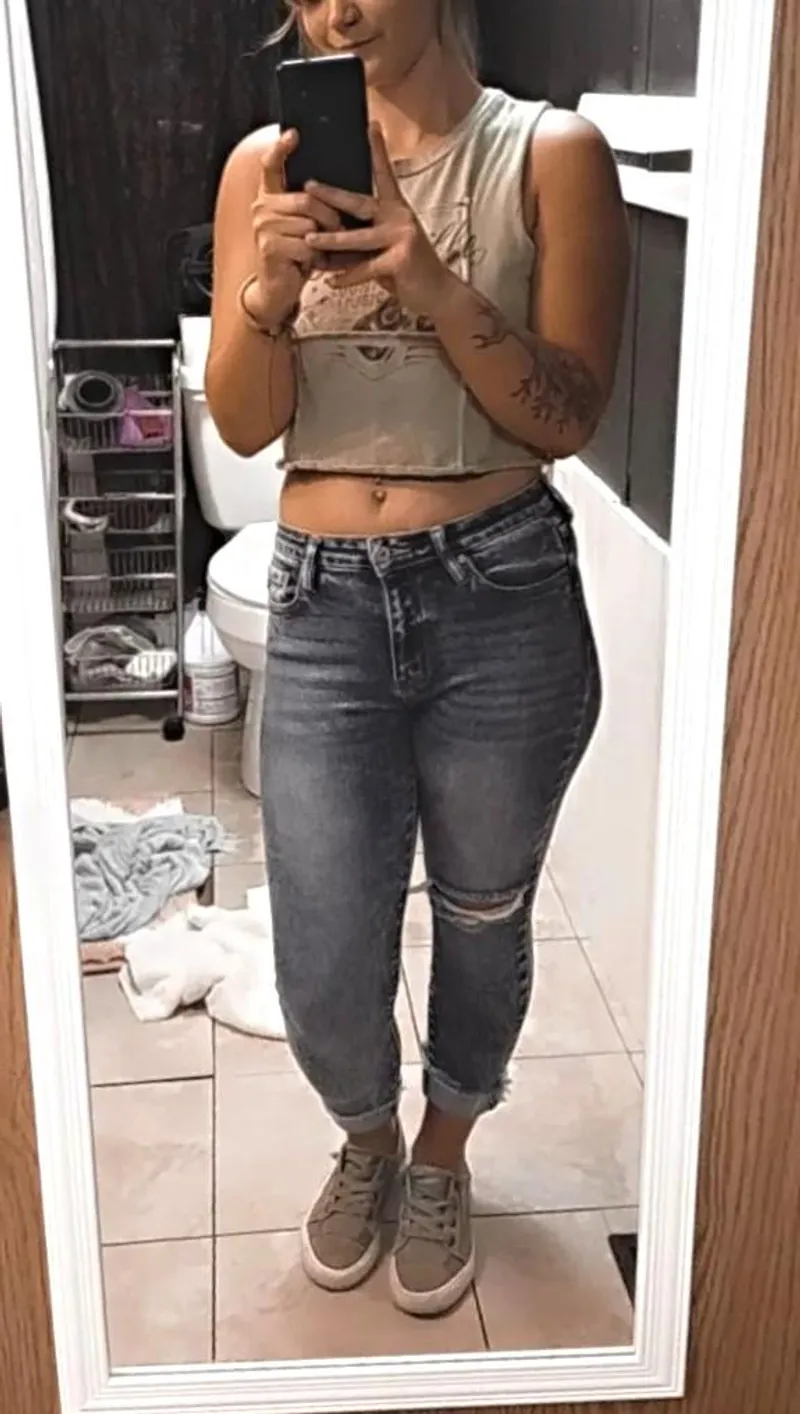 Thumbnail Seductive Surprises: Discover the Allure of Croptopgirls by MissTaylorLaurenxo