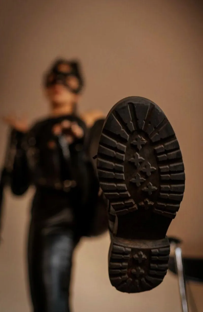 Thumbnail Kiss my boots and know your place under my command by chpeksy