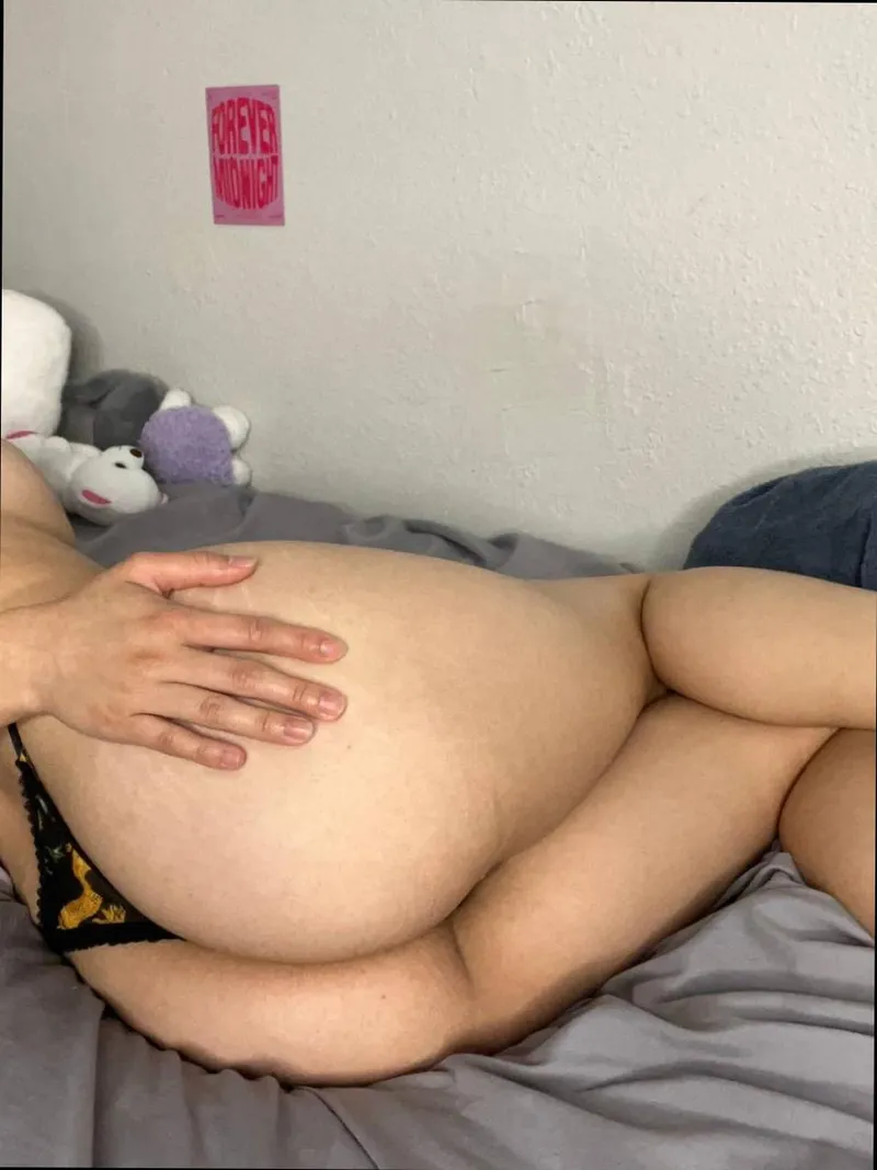 Thumbnail anyone into teens with bubble butts here? by FlirtAndDesire