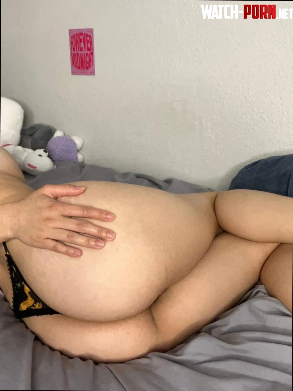 anyone into teens with bubble butts here? by FlirtAndDesire