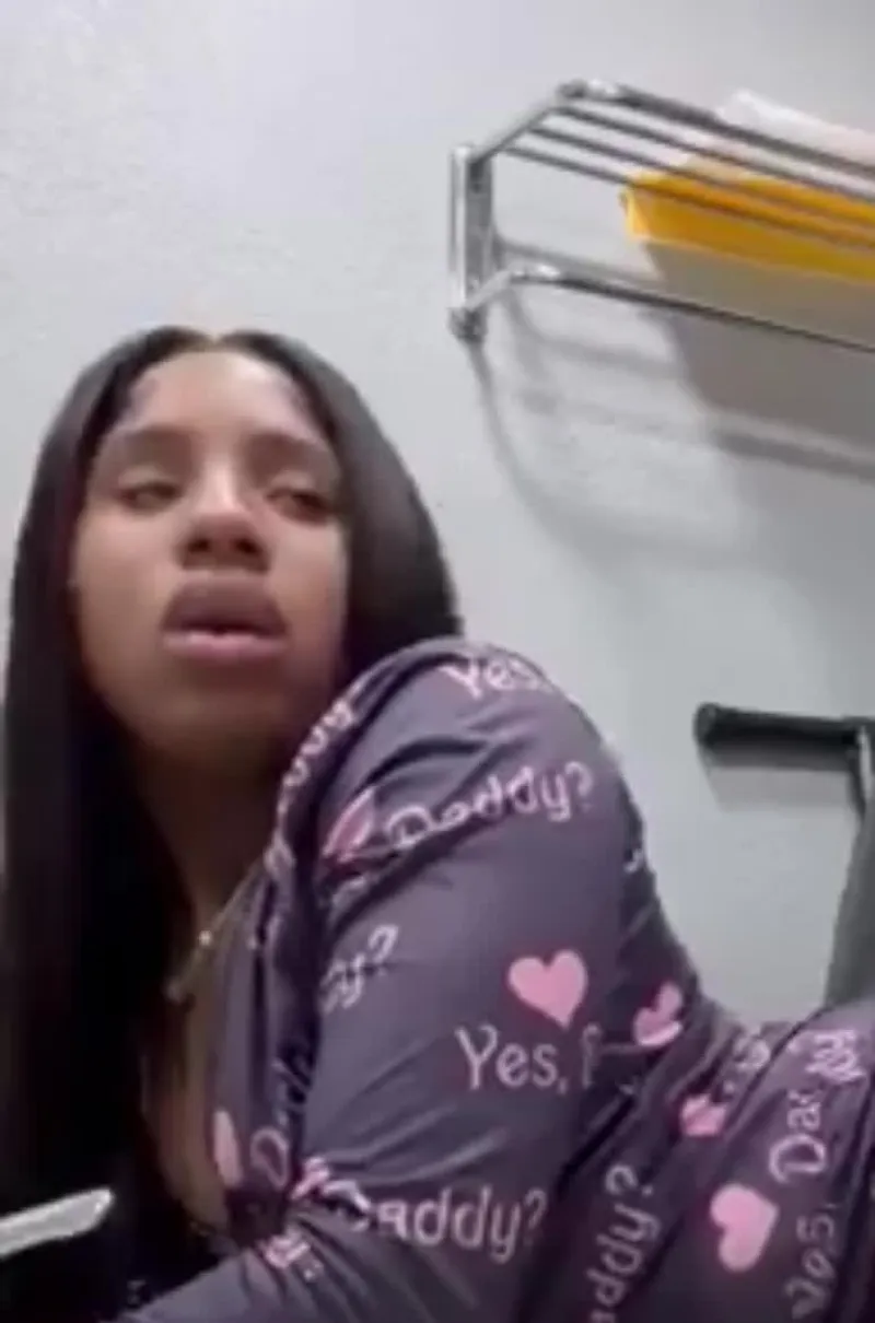 Thumbnail Twitter Hunter: Discover Her Handle | Otherwise_Tailor388 SauceforNSFWads