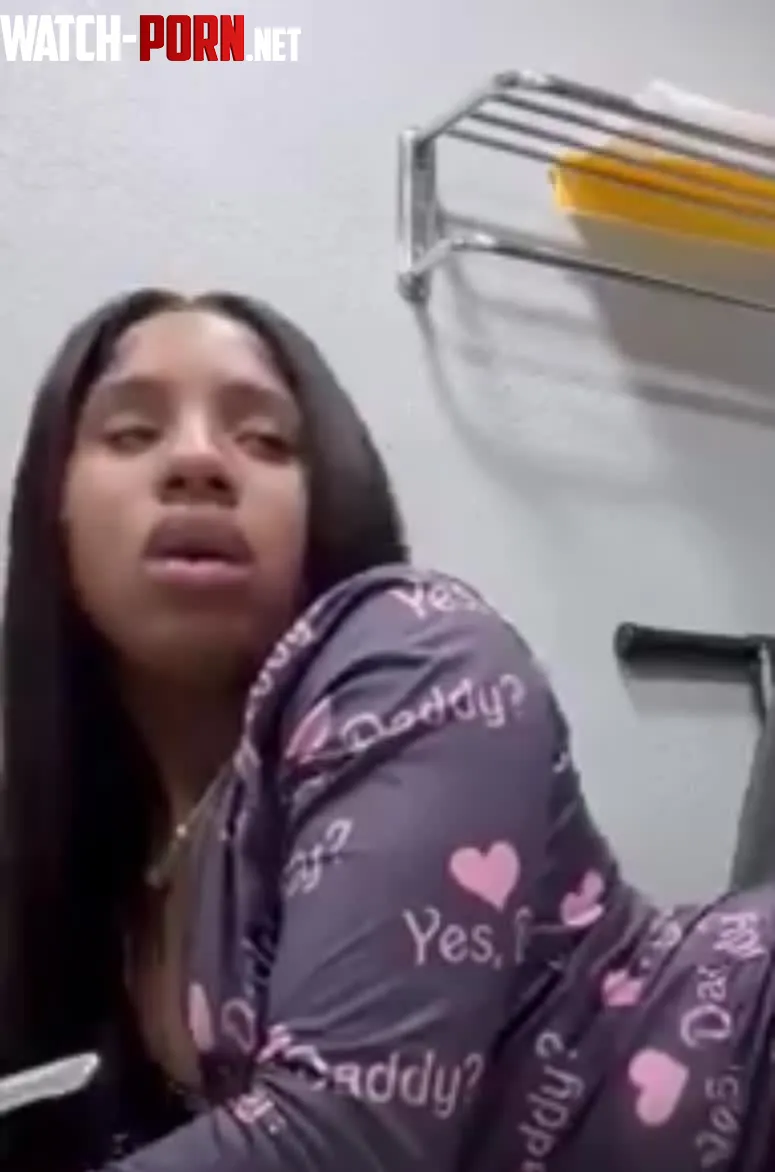 Whats her twitter?? by Otherwise_Tailor388
