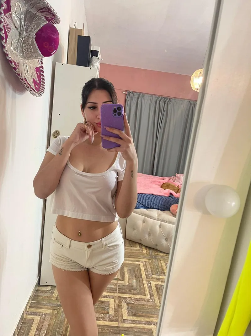 Thumbnail Chilling in a Cropped Top - Bubblyxbutterfly's Style