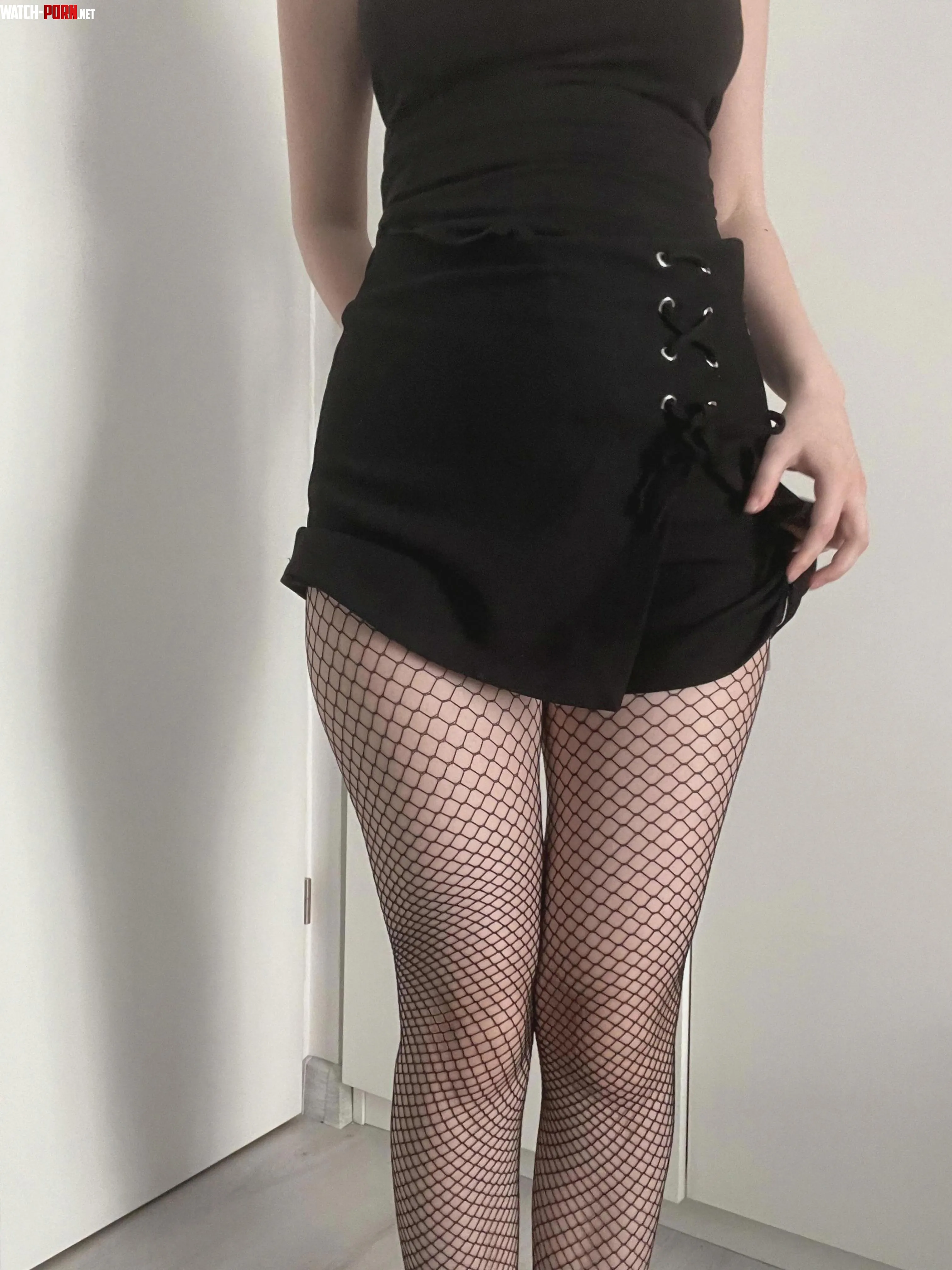 No panties under this skirt… wanna take a peek?  Snaap  novaqrt by livlo112