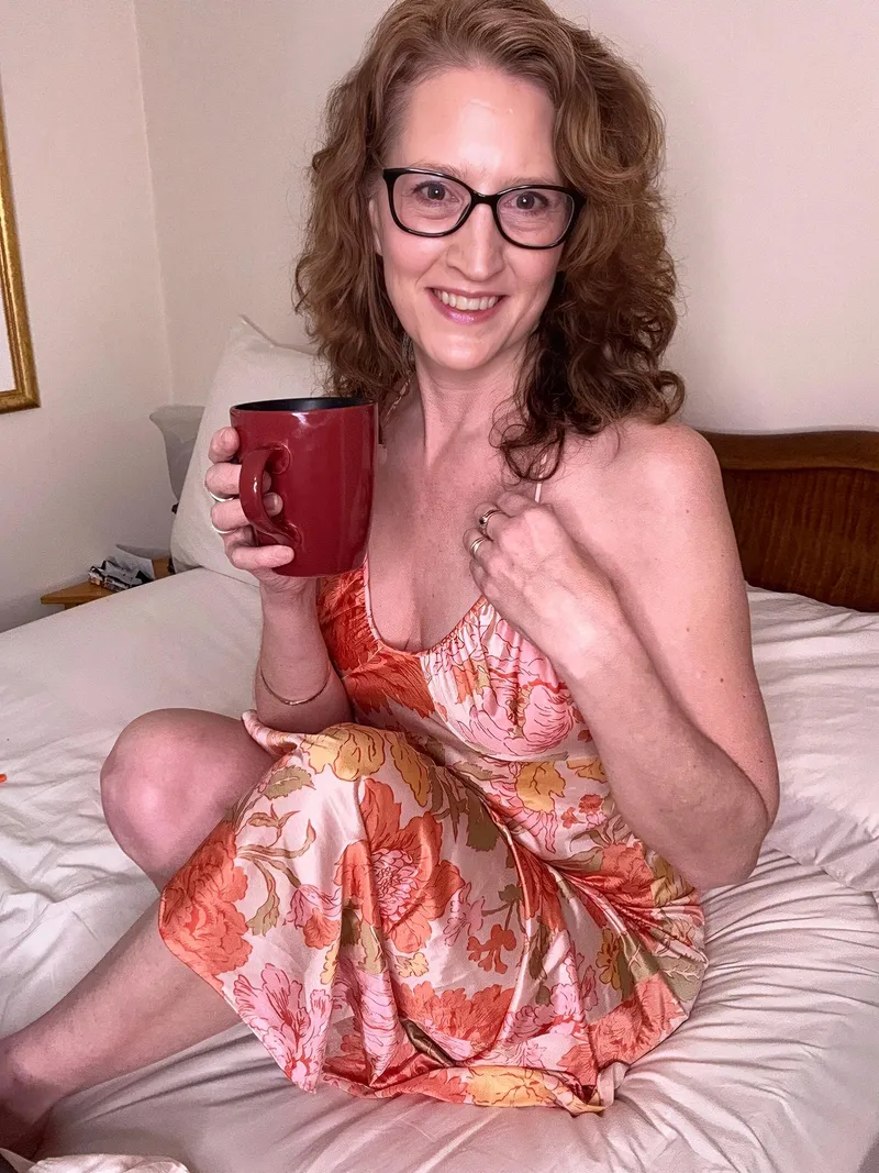 Thumbnail Coffee Date Invite: Join redsweetandspice for a Stylish Moment