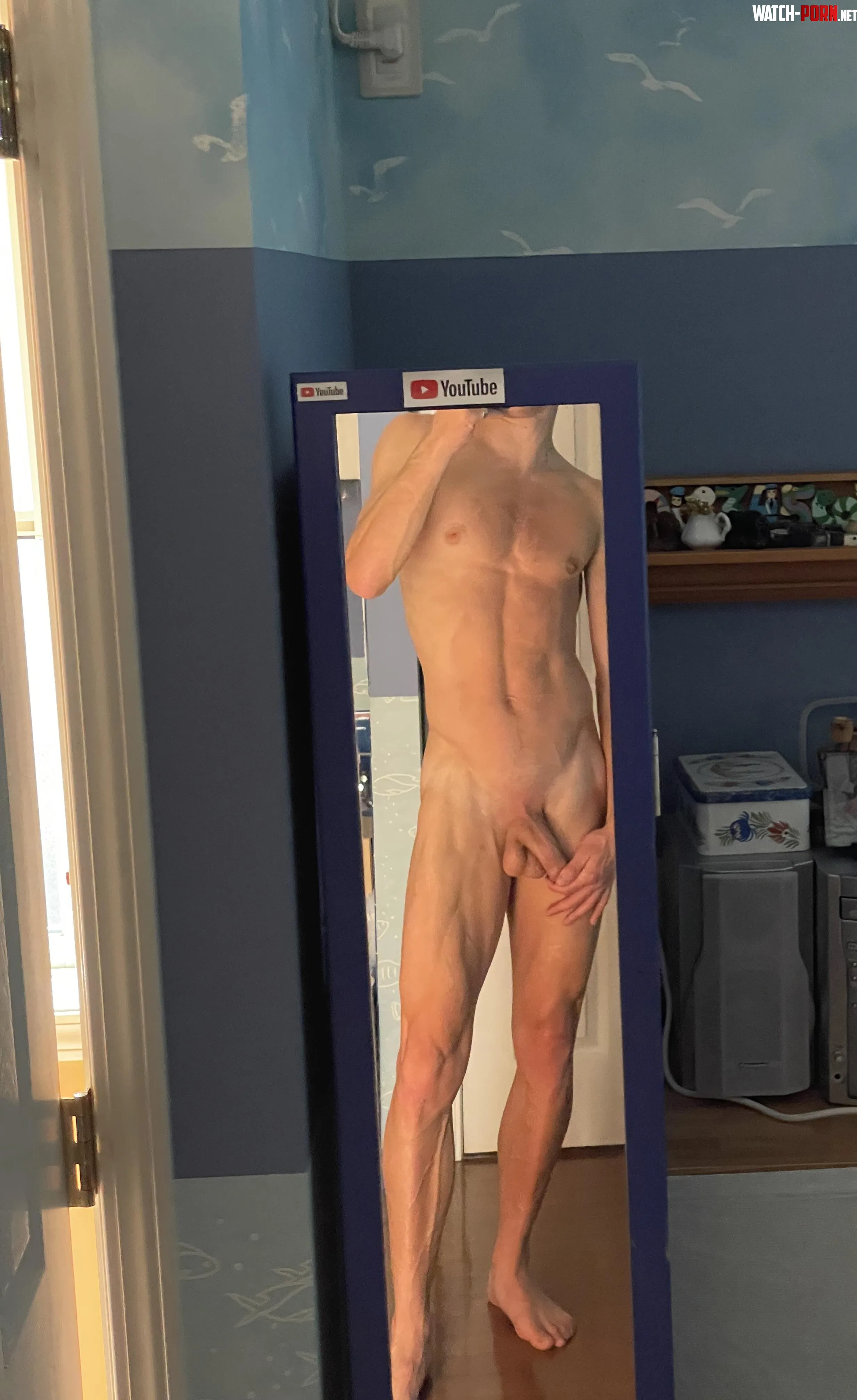 Anyone like (m)uscular legs? by YMP_CF