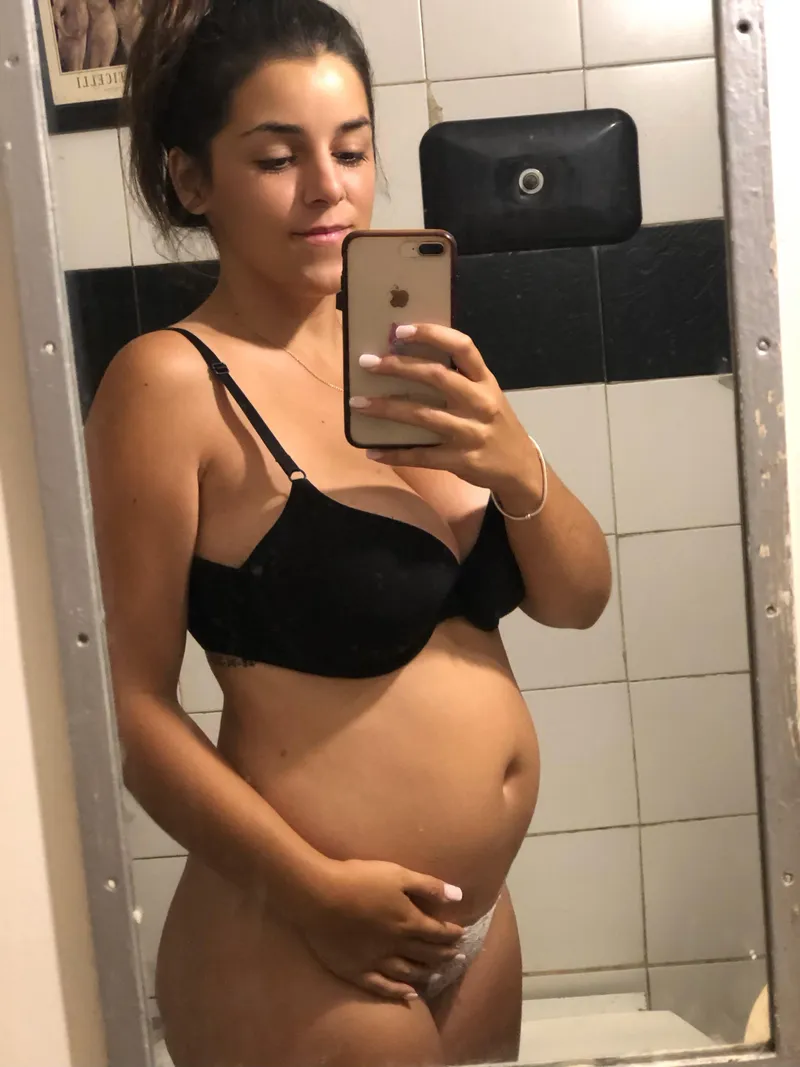 Thumbnail Pregnant & Alluring: penelopepoopandpee's Private Showcase