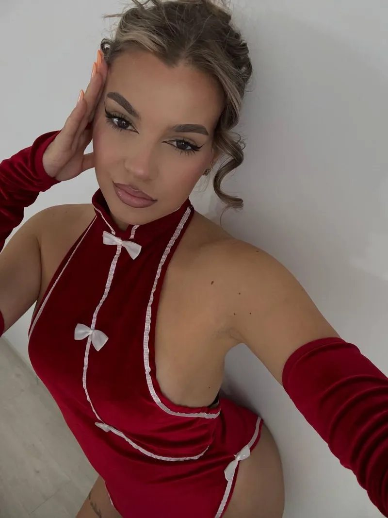 Thumbnail Resident_Maybe0 Asks: Daddy, Do You Like It Red? in tightdresses
