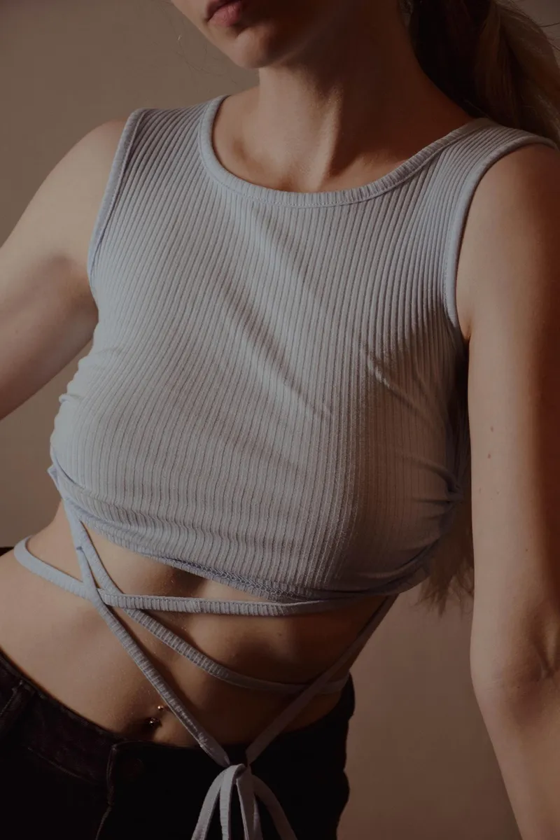 Thumbnail Casual Chic Vibes: Embracing a Cute Croptop Look by buonbella | croptopgirls