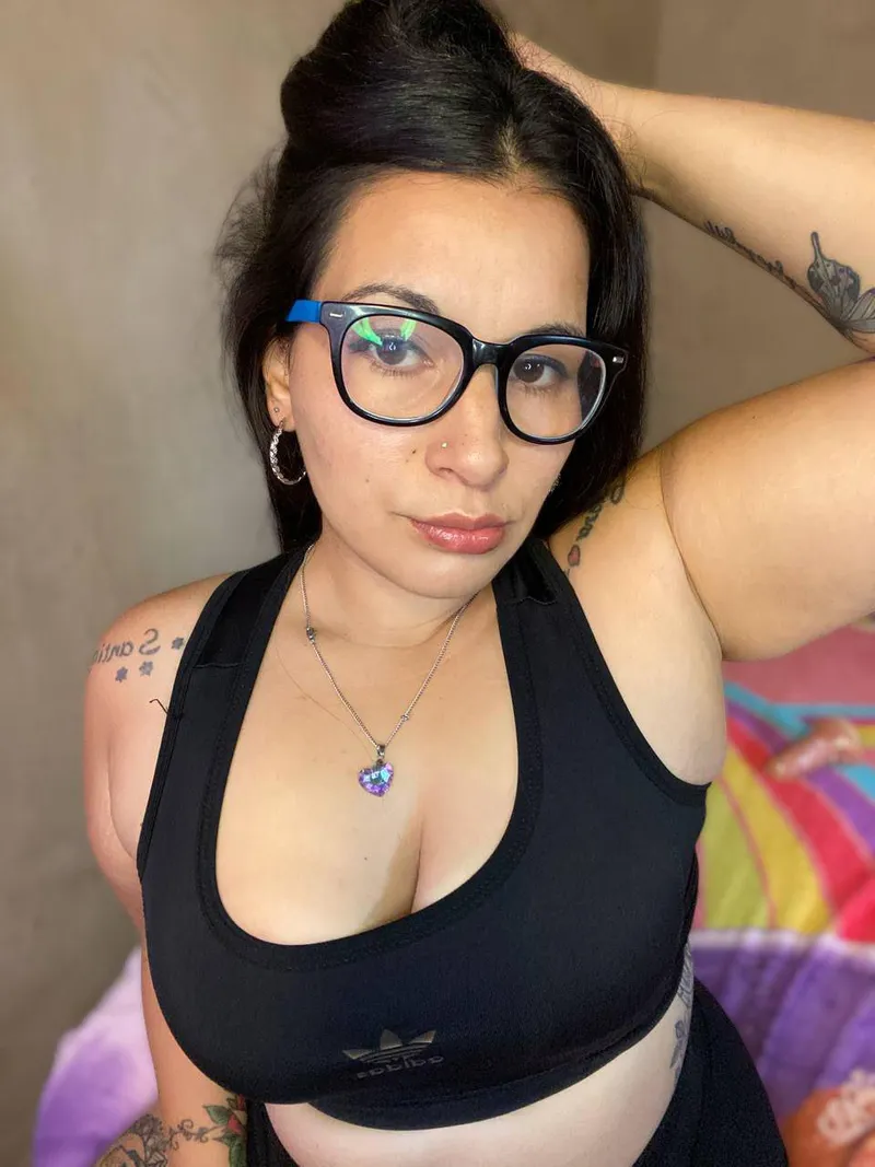 Thumbnail Explore the World of armpitfetish with sweetmileena: How Would You Lick My Armpit?