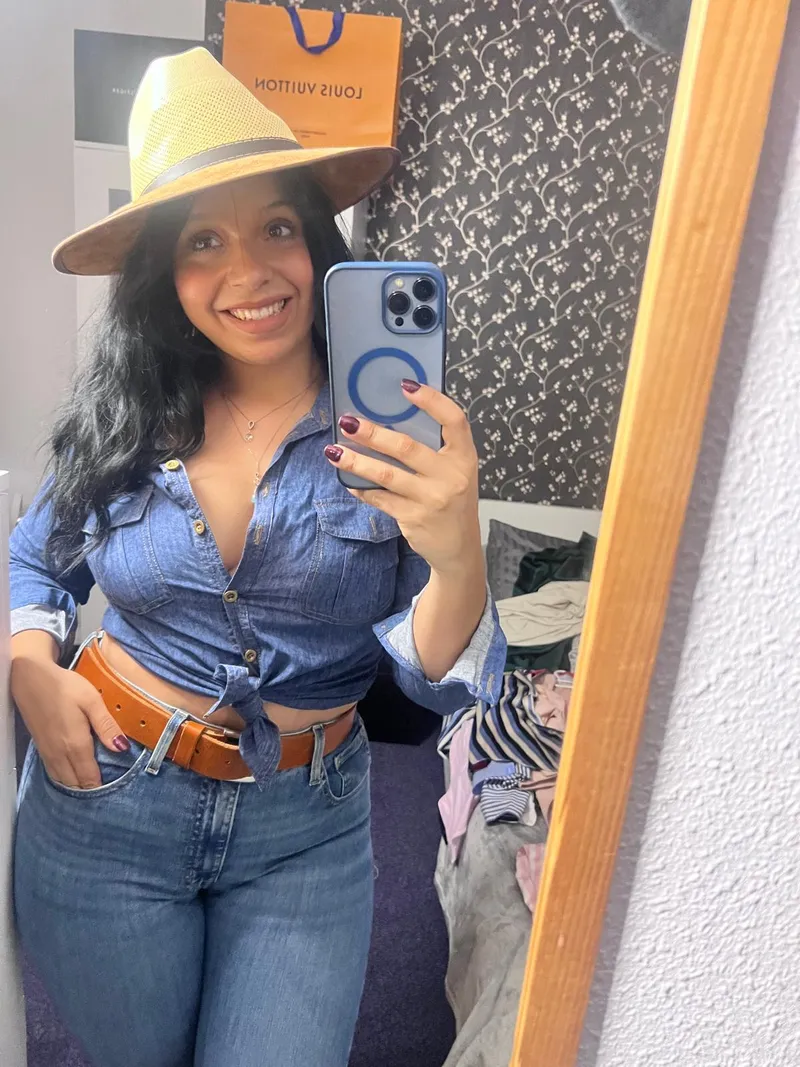 Thumbnail Galadriel69_ Shares Her Love for Self-Portraits in the Milfie Category