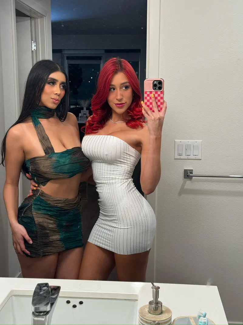 Thumbnail Join waifuminx for a Saucy Girls' Night Out in Tight Dresses
