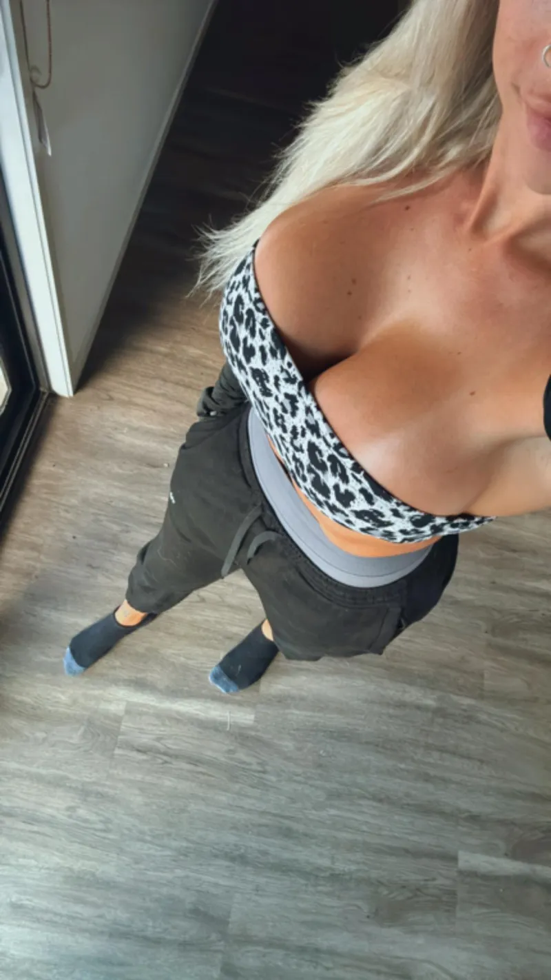 Thumbnail Zooming In: A Closer Look at Mycleavage by Winter_Western7142