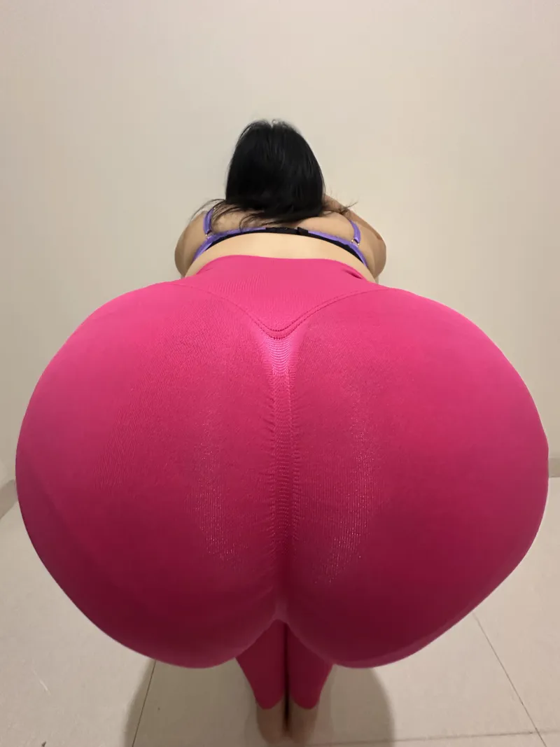 Thumbnail NaughtyMayaLee's Head-Turning Display | juicyasians