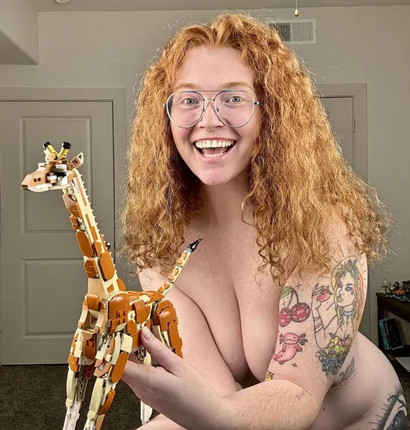 Thumbnail Date a Lego Girl: Dive into the World of thelegogoddess_