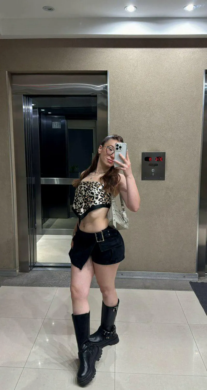 Thumbnail Ultimate Comfort: My Favorite Crop Top Feeling | duffley58