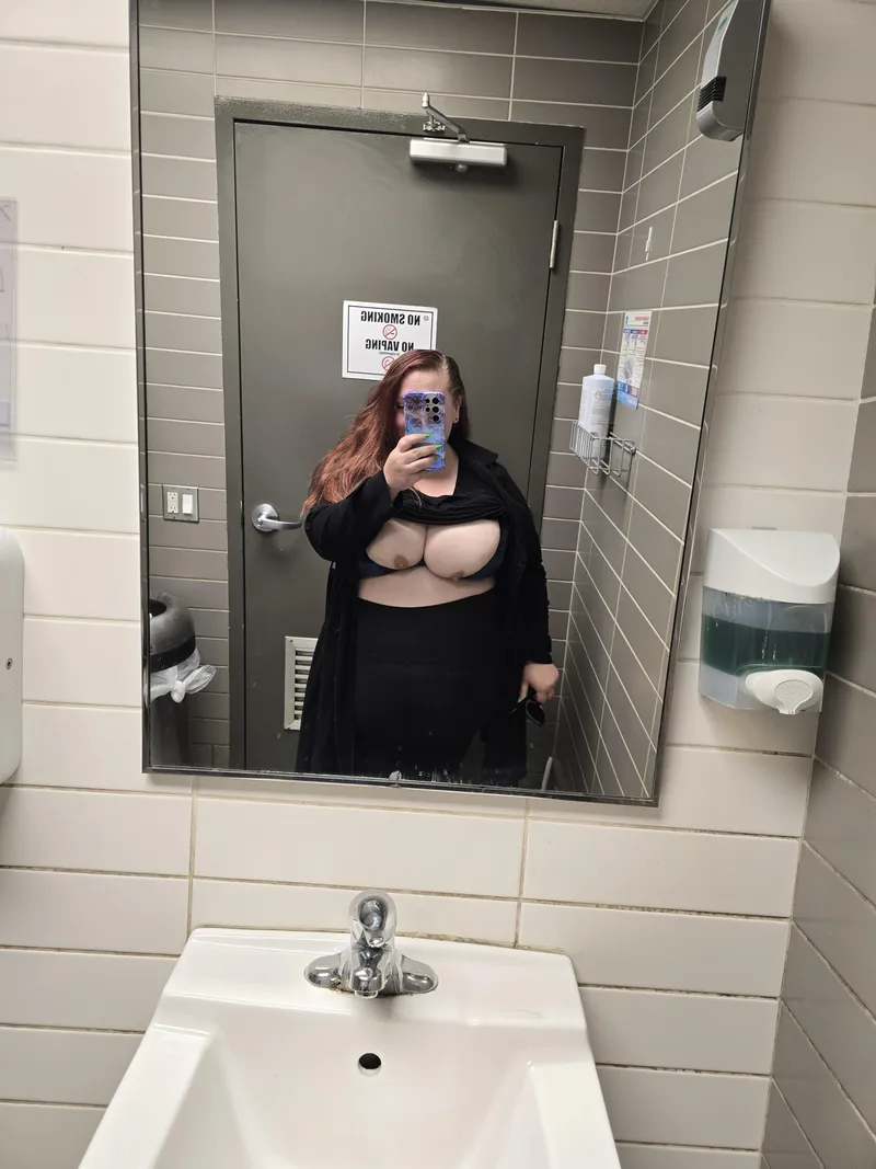 Thumbnail Bend Me Over for an Intimate BBW Moment