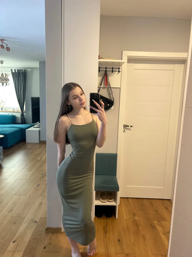 Thumbnail AlexaFortner Rocks a Stunning Dress for College from tightdresses