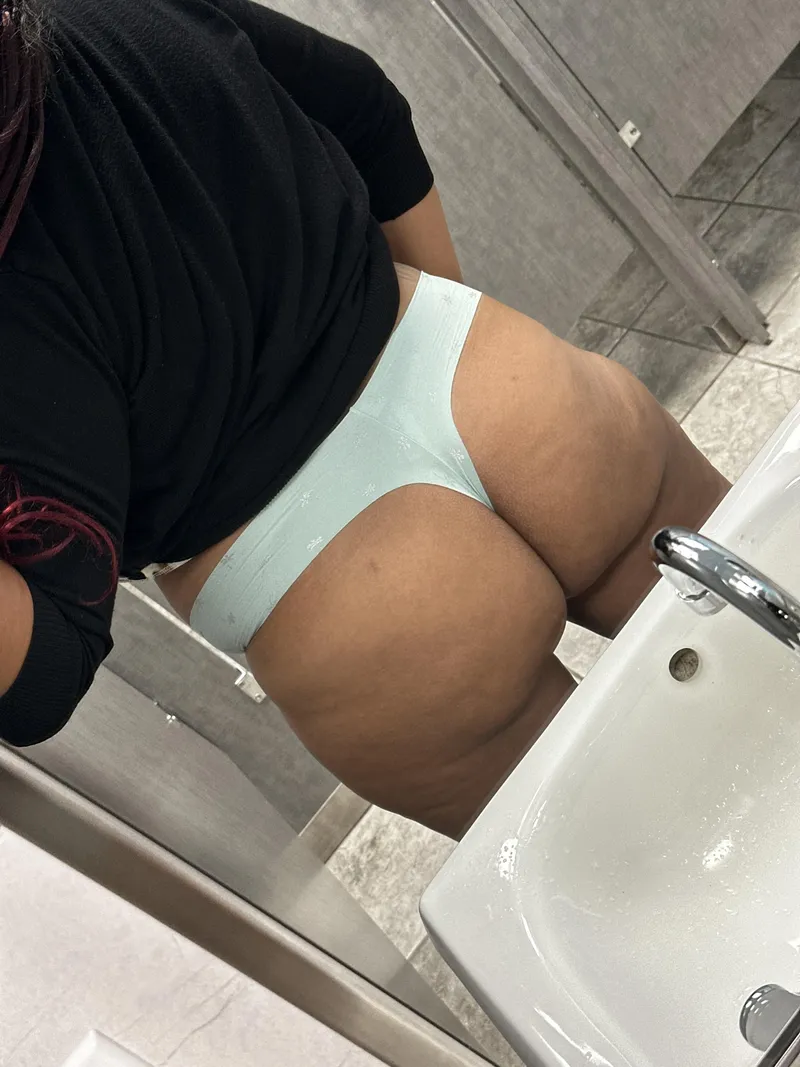 Thumbnail Thong Thursday: Revealing the Best View