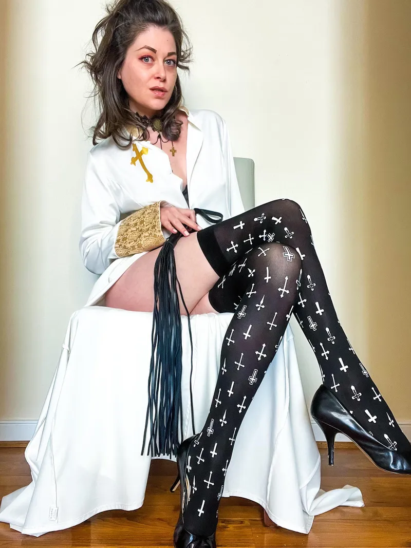 Thumbnail Welcoming the New Pope - OneBlueIris | A Brunette's Tale
