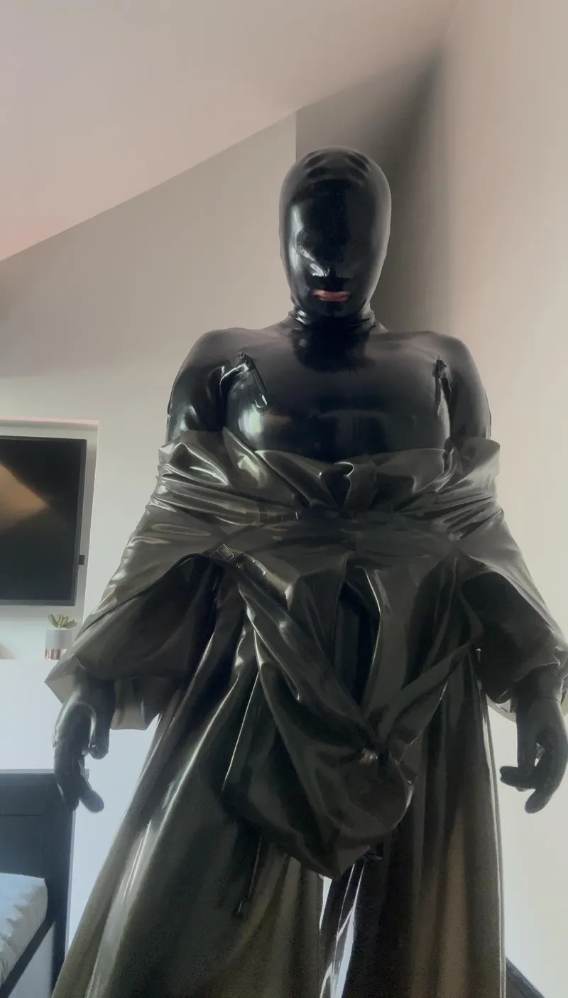 Thumbnail Gagged but Not Covered: lexilockedinlatex Shines in ShinyPorn