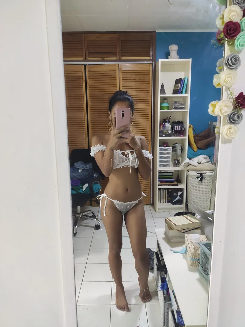 Thumbnail Cutely Provocative [F] Selfie from Alwaysthetiniest | IndiansGoneWild