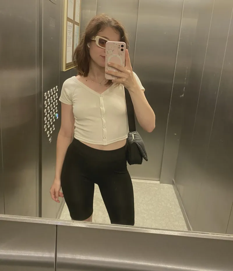 Thumbnail MeridaStormArrow: MirrorSelfie Delight with Denude Photos