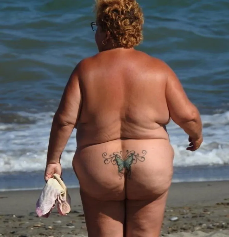Thumbnail Green-Salary9555 Presents the Allure of a Gorgeous Ass on BBWnudists