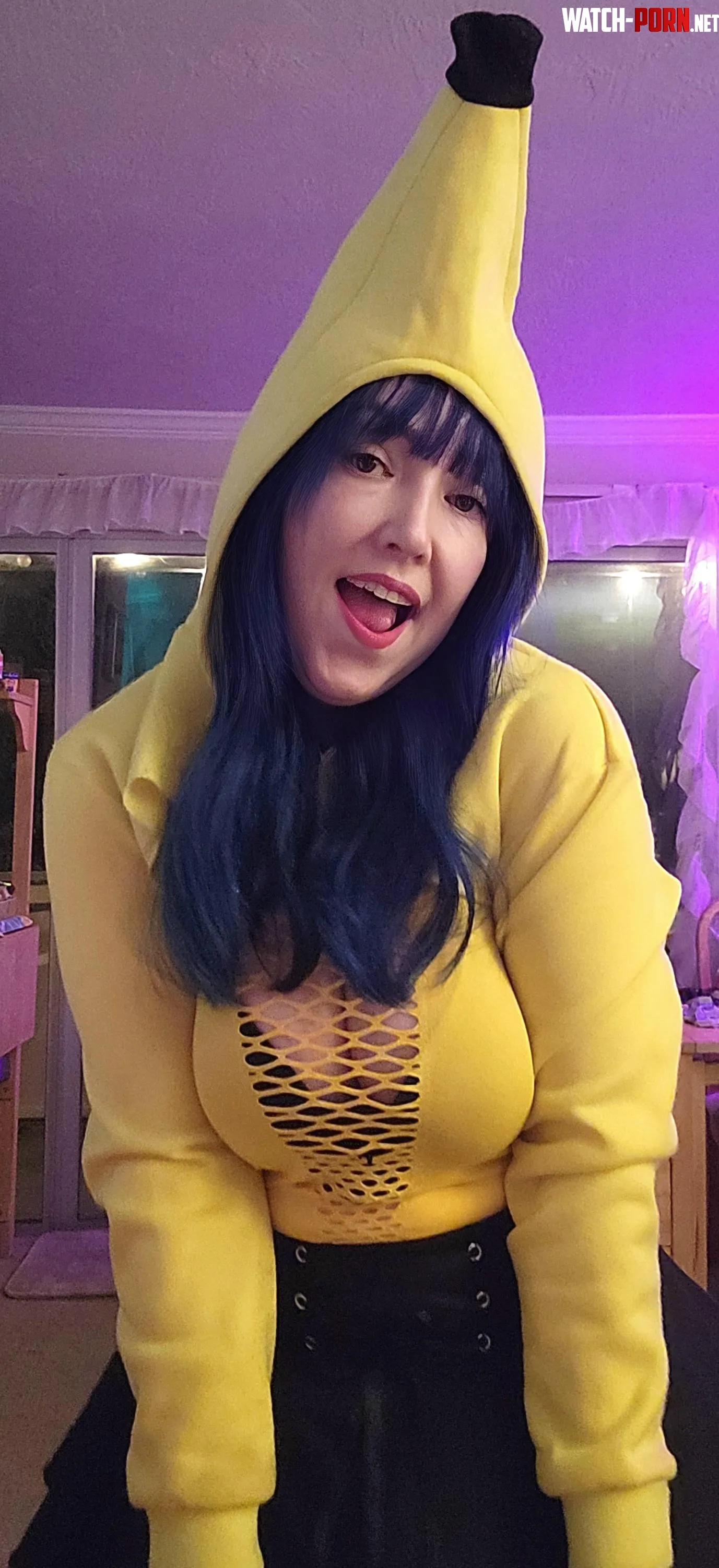 Do you find my banana costume appeeling? Let's play by breannalovesbananas