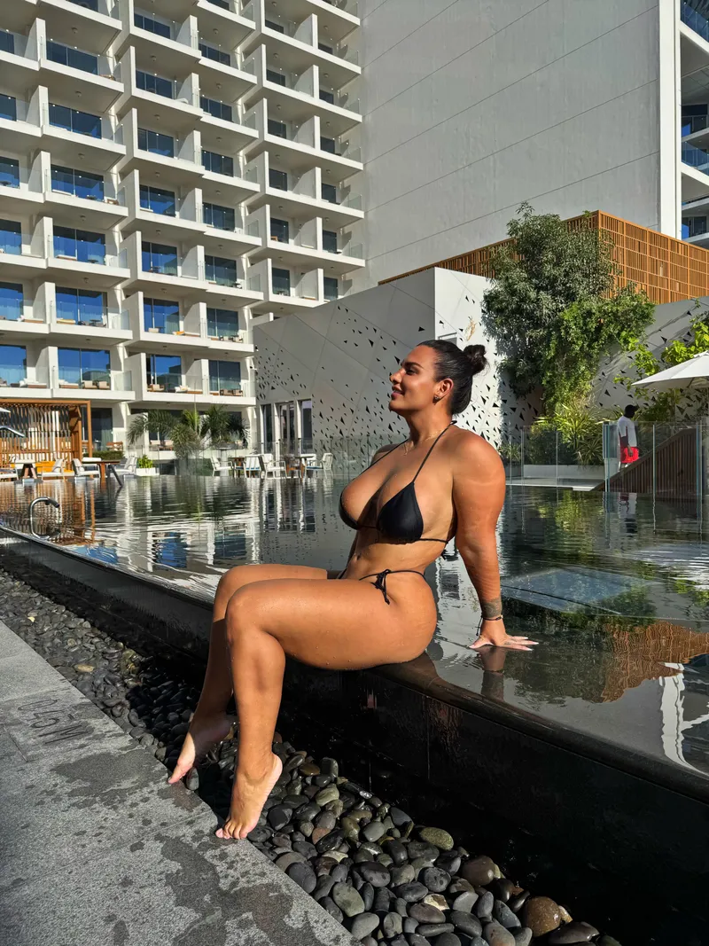 Thumbnail Pose for Two: coco-laurelle's Temptation | classysexy