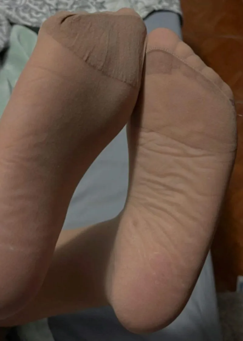 Thumbnail Nylon Clad Latina Soles: A Sensual Story by CatalinaBustamante
