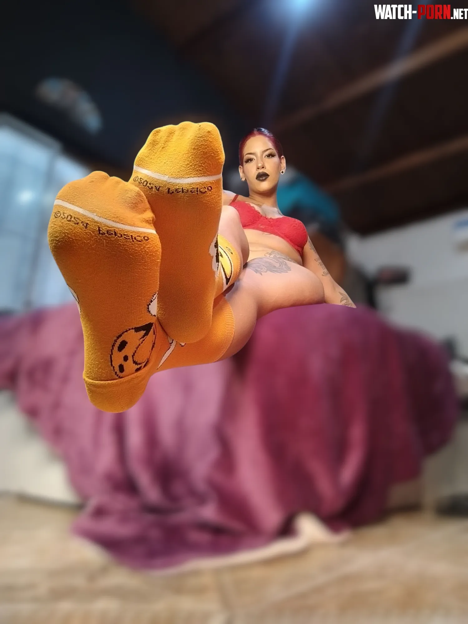 The smell of power doesn’t come from my perfume. It comes from my feet. [F] by Missraveen