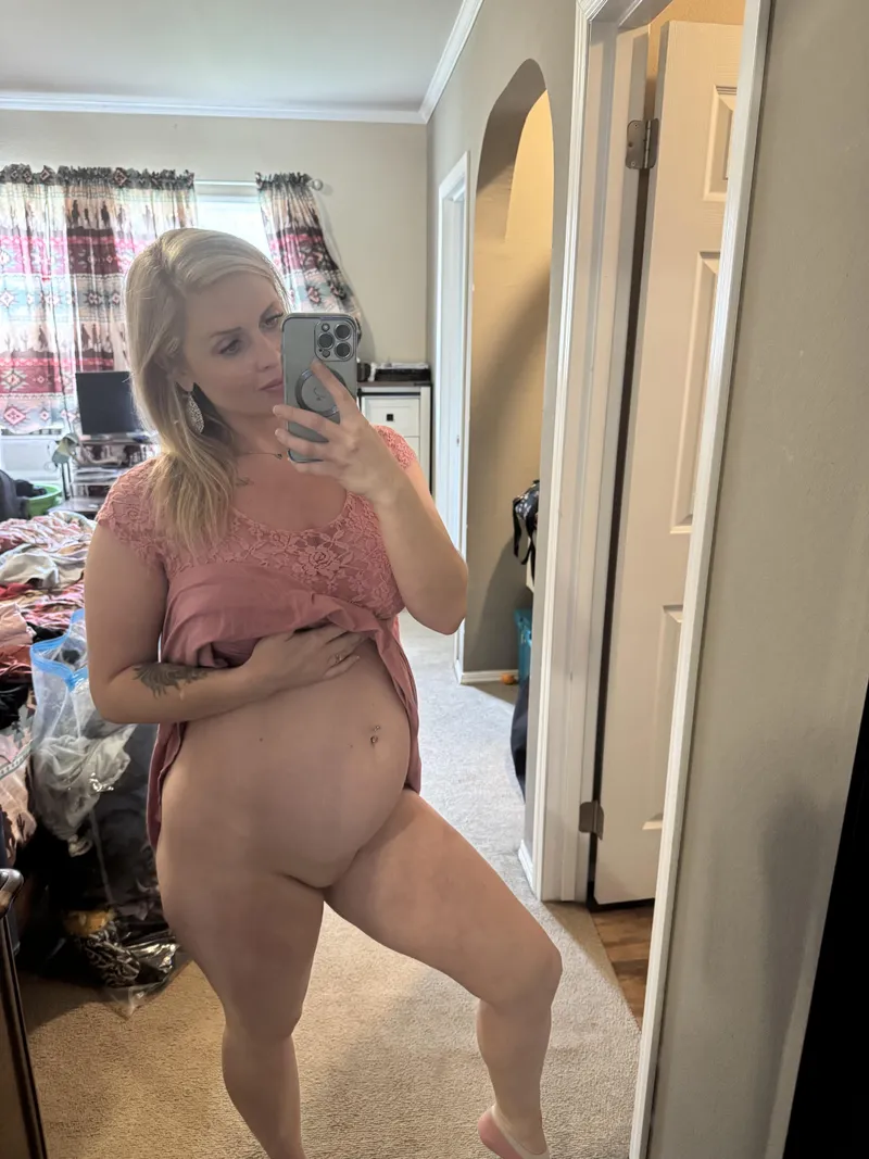 Thumbnail Revealing Bottomless Momma: A Scandalous Look | kendrabfit