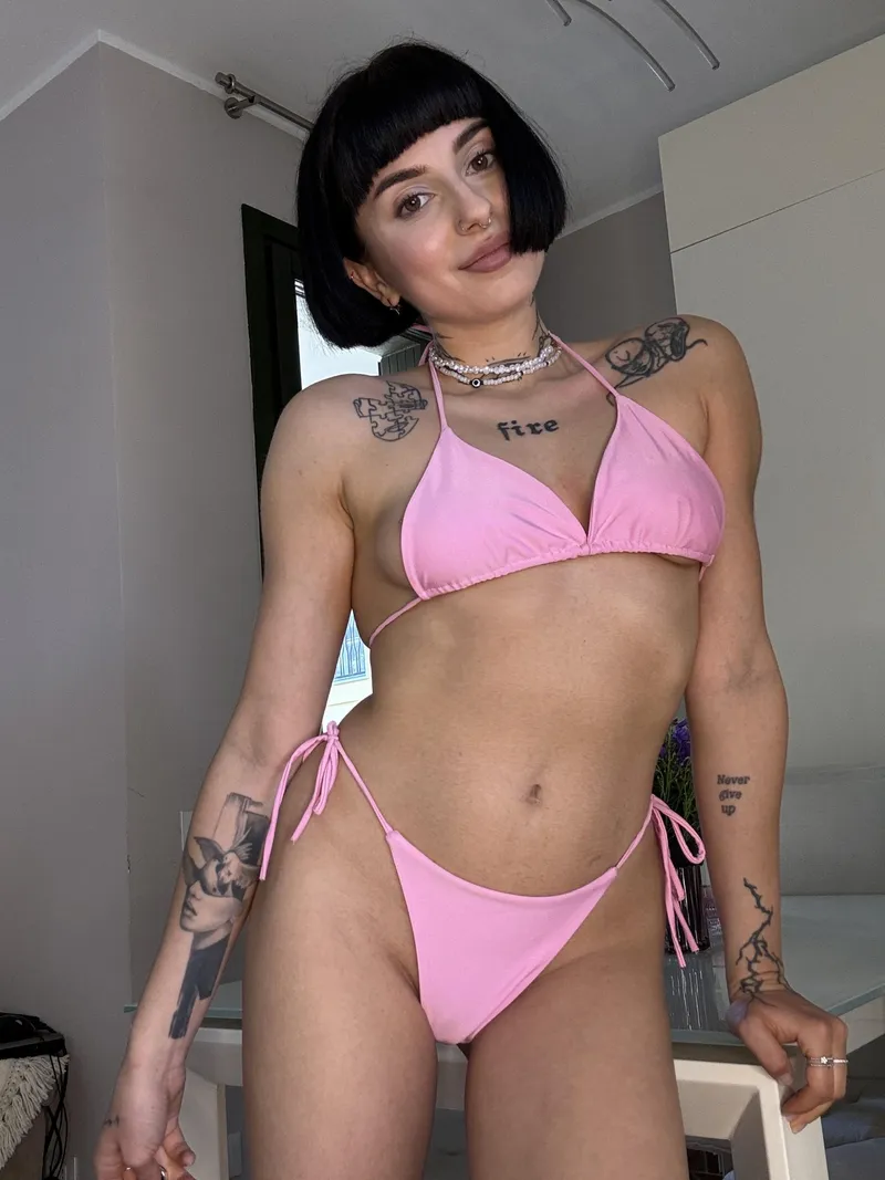 Thumbnail Brdsomevibe in Perfect Pink Bikini | BikiniBodies