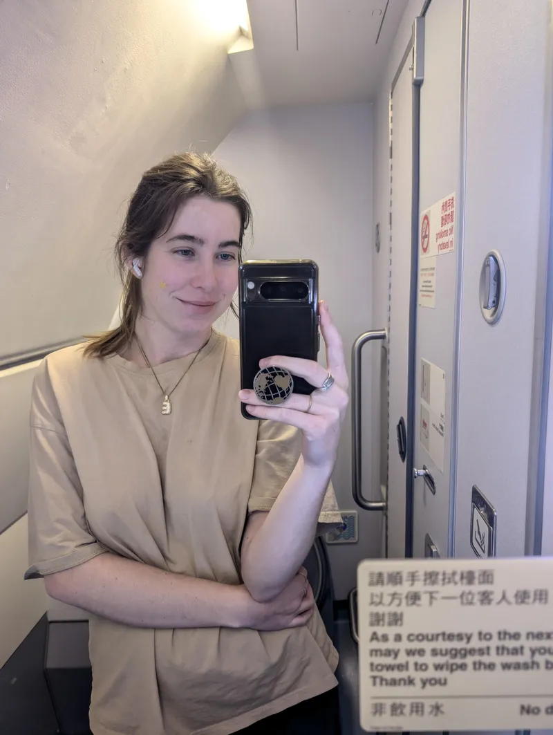 Thumbnail Freedom in the Sky: Braless at 30,000 ft by battonellie