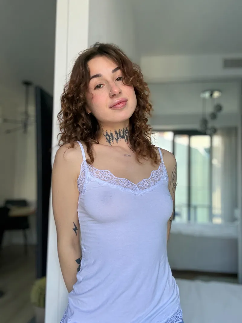 Thumbnail Hellores Shares Morning Bliss: Tender Selfie for Adorable_Girls Admirers