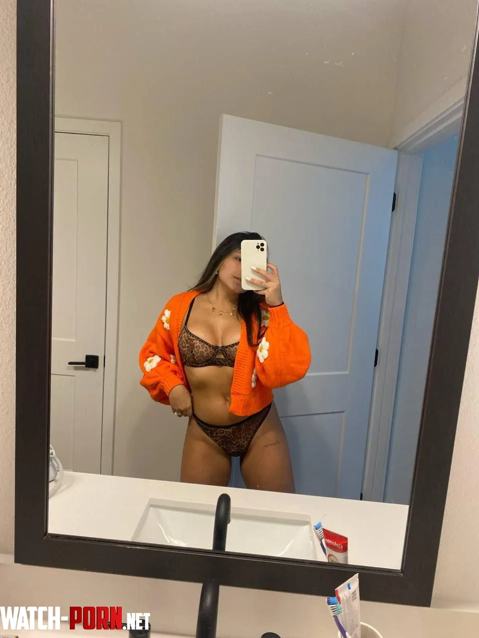 Feeling very hot for the weekend by BeckySugarLips