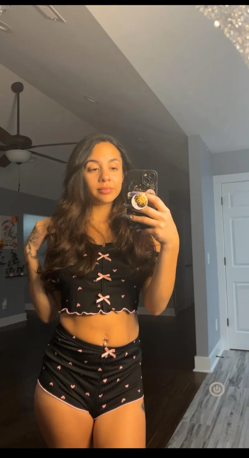 Thumbnail Stylish Choice: An Exploration of a Top | Lilbittxxo