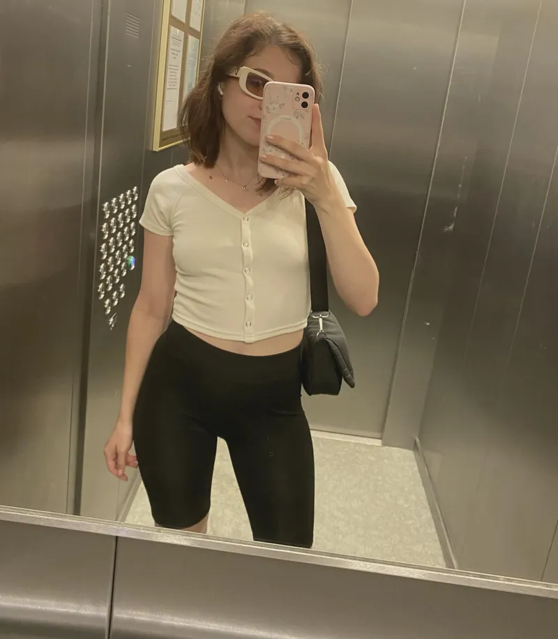 Thumbnail MeridaStormArrow's Revealing Reflections Denude in the Mirror - A croptopgirls Journey