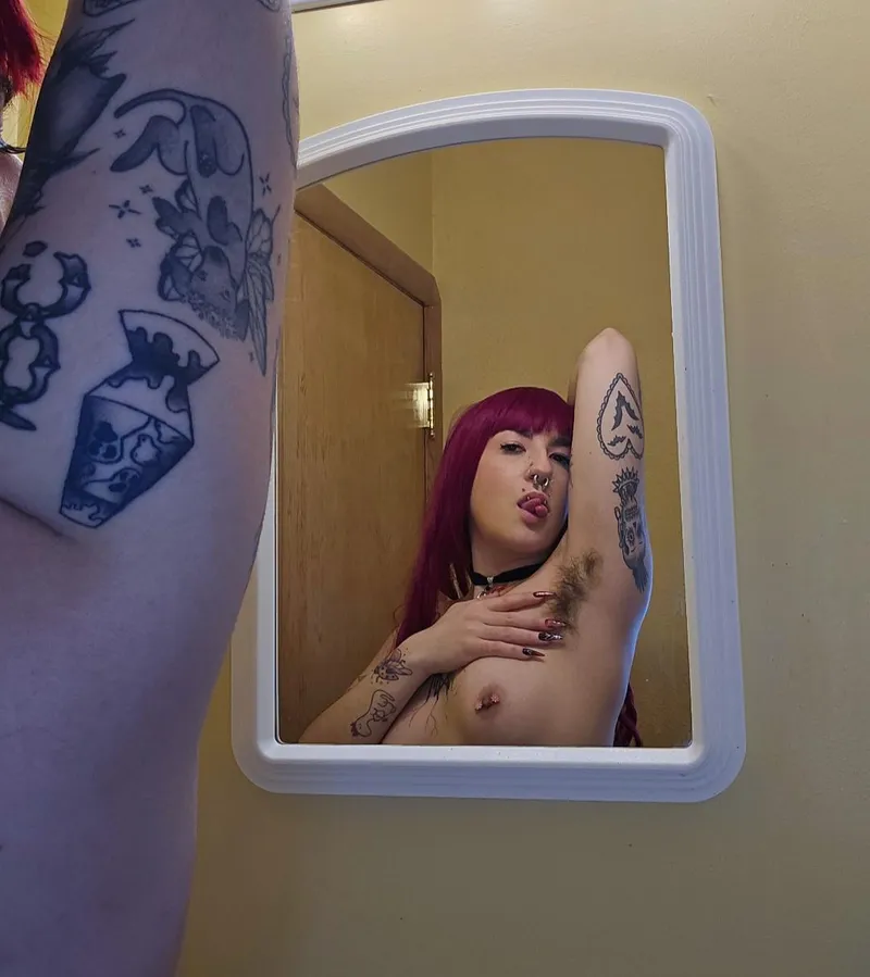Thumbnail Admiring Perfect Natural Pits All Day Long with deathcorediva