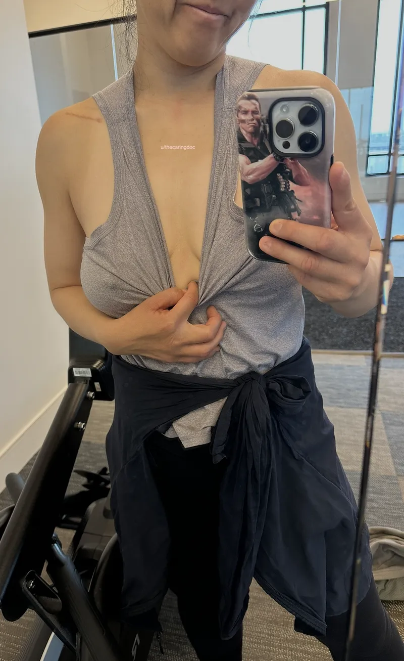 Thumbnail Allure of Cleavage: A Seductive Moment Captured