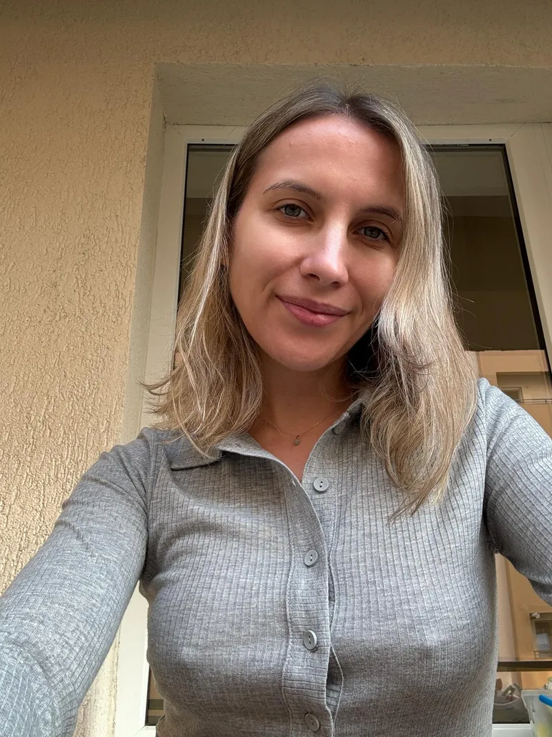 Thumbnail Braless Fridays: verove95's Homeday Tale | braless