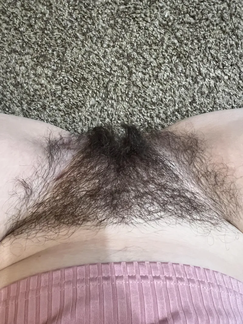 Thumbnail Hair Around My Pussy Lips - baby_sophia20's RugsOnly Dilemma