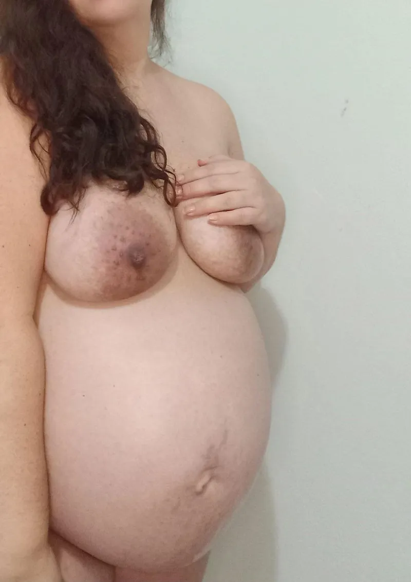 Thumbnail bustywife85 Invites You to Admire Her 38-Week Pregnant Body
